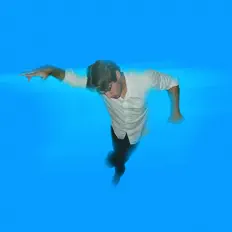 Luister naar Halfway Blue, bekijk muziekvideo's, lees de bio, bekijk de tourdata, en meer!