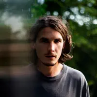 undefined을(를) 듣고, 뮤직 비디오를 보고, 약력을 읽고, 투어 일정 등을 확인하세요!