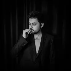 Süleyman Çaparを聴いたり、ミュージックビデオを鑑賞したり、経歴やツアー日程などを確認したりしましょう！