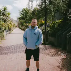 Ouve Rush ( Hush It's Rush ), vê vídeos de música, lê a biografia, vê as datas da digressão e muito mais!