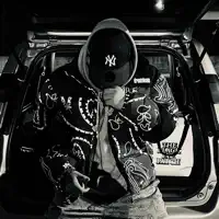 Ascolta undefined, guarda video musicali, leggi la biografia, vedi le date del tour & altro!