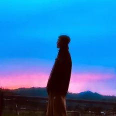 Escucha a Neeze, mira videos musicales, lee su biografía, consulta las fechas de las gira y más.