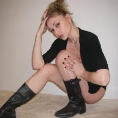 Escucha a piers, mira vídeos musicales, lee la biografía, consulta fechas de giras y mucho más.