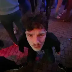 Dohány Dániel सुनें, म्यूज़िक वीडियो देखें, बायो पढ़ें, दौरे की तारीखें और बहुत कुछ देखें!