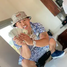 BabyGangstahhを聴いたり、ミュージックビデオを鑑賞したり、経歴やツアー日程などを確認したりしましょう！