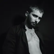 Hör dir Lucas Antonelli an, schau dir Musikvideos an, lies die Biografie, finde Tourdaten und mehr!