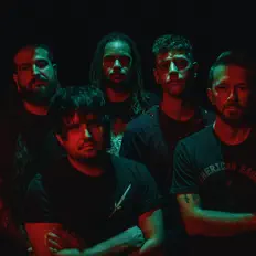 Ouve SLEEPTALKER, vê vídeos de música, lê a biografia, vê as datas da digressão e muito mais!