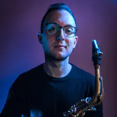 Posłuchaj wykonawcy Andrew Pereira, obejrzyj teledyski, przeczytaj biografię, zobacz daty tras koncertowych i nie tylko!