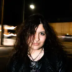 Ouve sxrey, vê vídeos de música, lê a biografia, vê as datas da digressão e muito mais!