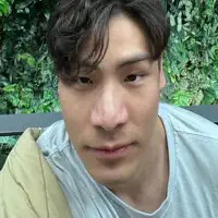 Posłuchaj wykonawcy undefined, obejrzyj teledyski, przeczytaj biografię, zobacz daty tras koncertowych i nie tylko!