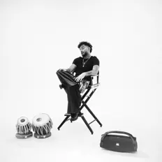 聆聽 Lalon、觀看音樂影片、閱讀小傳、查看巡演日期等！
