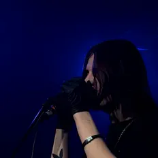 Escucha a WHITEKID, mira videos musicales, lee su biografía, consulta las fechas de las gira y más.