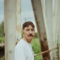 undefined dinle, müzik videolarını izle, biyografisini oku, tur tarihlerini ve daha fazlasını gör!