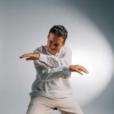 Posłuchaj wykonawcy Another Night, obejrzyj teledyski, przeczytaj biografię, zobacz daty tras koncertowych i nie tylko!