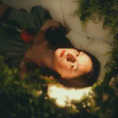 Escucha a Ronja Lou, mira vídeos musicales, lee la biografía, consulta fechas de giras y mucho más.