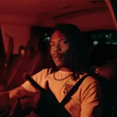 Zoedier dinle, müzik videolarını izle, biyografisini oku, tur tarihlerini ve daha fazlasını gör!