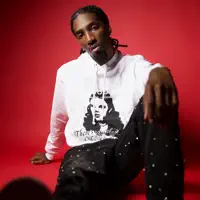 Ouça undefined, assista a videoclipes, leia a biografia, veja as datas das turnês e mais!