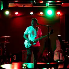 收听 Joey Rodriguez、观看音乐视频、阅读小传、查看巡演日期等 ！