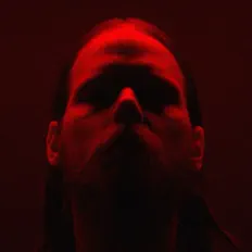 iamyankを聴いたり、ミュージックビデオを鑑賞したり、経歴やツアー日程などを確認したりしましょう！