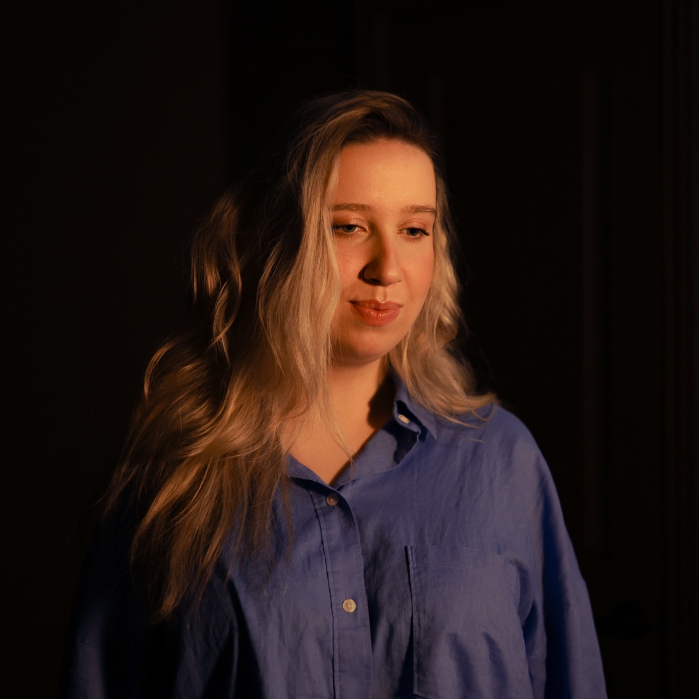 Hannah Holland - House artist