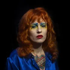 Écoutez Emily C. Browning, regardez des vidéoclips, lisez la biographie, consultez les dates de tournée et plus encore !