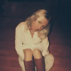 Ouve Elli Rowe, vê vídeos de música, lê a biografia, vê as datas da digressão e muito mais!