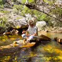 Ouve undefined, vê vídeos de música, lê a biografia, vê as datas da digressão e muito mais!