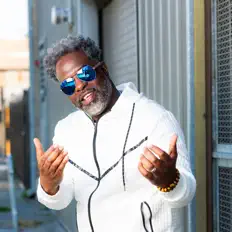 收听 Pastor Rodney、观看音乐视频、阅读小传、查看巡演日期等 ！