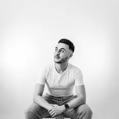 C-SABZを聴いたり、ミュージックビデオを鑑賞したり、経歴やツアー日程などを確認したりしましょう！