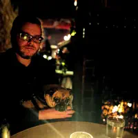 Posłuchaj wykonawcy undefined, obejrzyj teledyski, przeczytaj biografię, zobacz daty tras koncertowych i nie tylko!