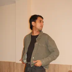 Shahrukh Sarfraz dinle, müzik videolarını izle, biyografisini oku, tur tarihlerini ve daha fazlasını gör!