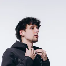 Escucha a GLEAM, mira videos musicales, lee su biografía, consulta las fechas de las gira y más.