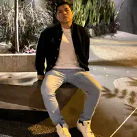 Hör dir undefined an, schau dir Musikvideos an, lies die Biografie, finde Tourdaten und mehr!