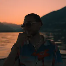 Escucha a CaSaSi, mira vídeos musicales, lee la biografía, consulta fechas de giras y mucho más.