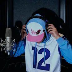 收听 loya、观看音乐视频、阅读小传、查看巡演日期等 ！