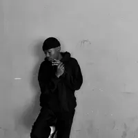 Hör dir undefined an, schau dir Musikvideos an, lies die Biografie, finde Tourdaten und mehr!