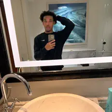 Ouça Chris0nMarz, assista a videoclipes, leia a biografia, veja as datas das turnês e mais!