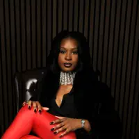 Ouve undefined, vê vídeos de música, lê a biografia, vê as datas da digressão e muito mais!