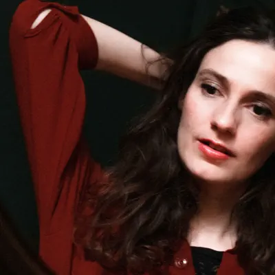 Listen to Sophie Oz, watch music videos, read bio, see tour dates & more!