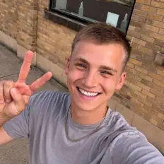 收听 Blake Schmitz、观看音乐视频、阅读小传、查看巡演日期等 ！