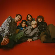 Dengarkan luv, tonton video musik, baca bio, lihat tanggal tur & lainnya!