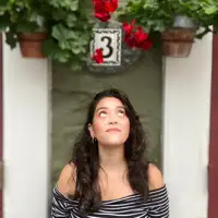 Luister naar undefined, bekijk muziekvideo's, lees de bio, bekijk de tourdata, en meer!