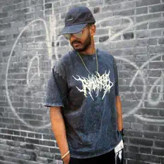 Escucha a 720_VR, mira vídeos musicales, lee la biografía, consulta fechas de giras y mucho más.