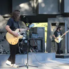 Poslechněte si interpreta Bridge for Comfort, sledujte hudební videa, přečtěte si životopis, podívejte se na data turné a další informace.