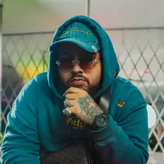 聆聽 Totoy El Frio、觀看音樂影片、閱讀小傳、查看巡演日期等！