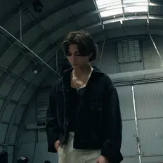 AJ Vitanzaを聴いたり、ミュージックビデオを鑑賞したり、経歴やツアー日程などを確認したりしましょう！