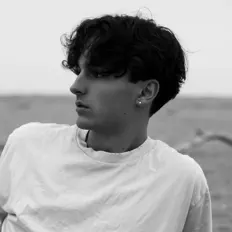 Dengarkan Nico May, tonton video musik, baca bio, lihat tanggal tur & lainnya!
