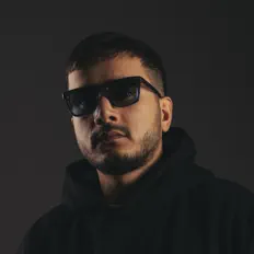 聆聽 Hafex、觀看音樂影片、閱讀小傳、查看巡演日期等！