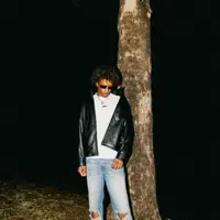 Posłuchaj wykonawcy undefined, obejrzyj teledyski, przeczytaj biografię, zobacz daty tras koncertowych i nie tylko!