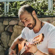 聆聽 George Karpasitis、觀看音樂影片、閱讀小傳、查看巡演日期等！